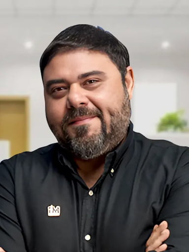 Riyaaz Amlani